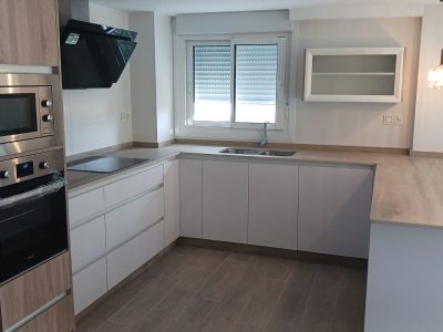 MINI COCINA BLANCA Y MARRON