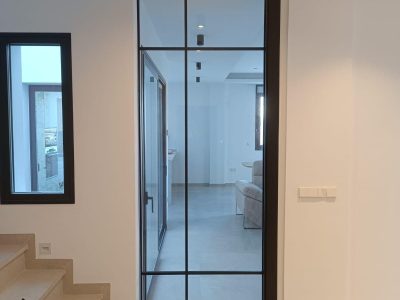 PUERTA CRISTAL ESTILO VENTANA